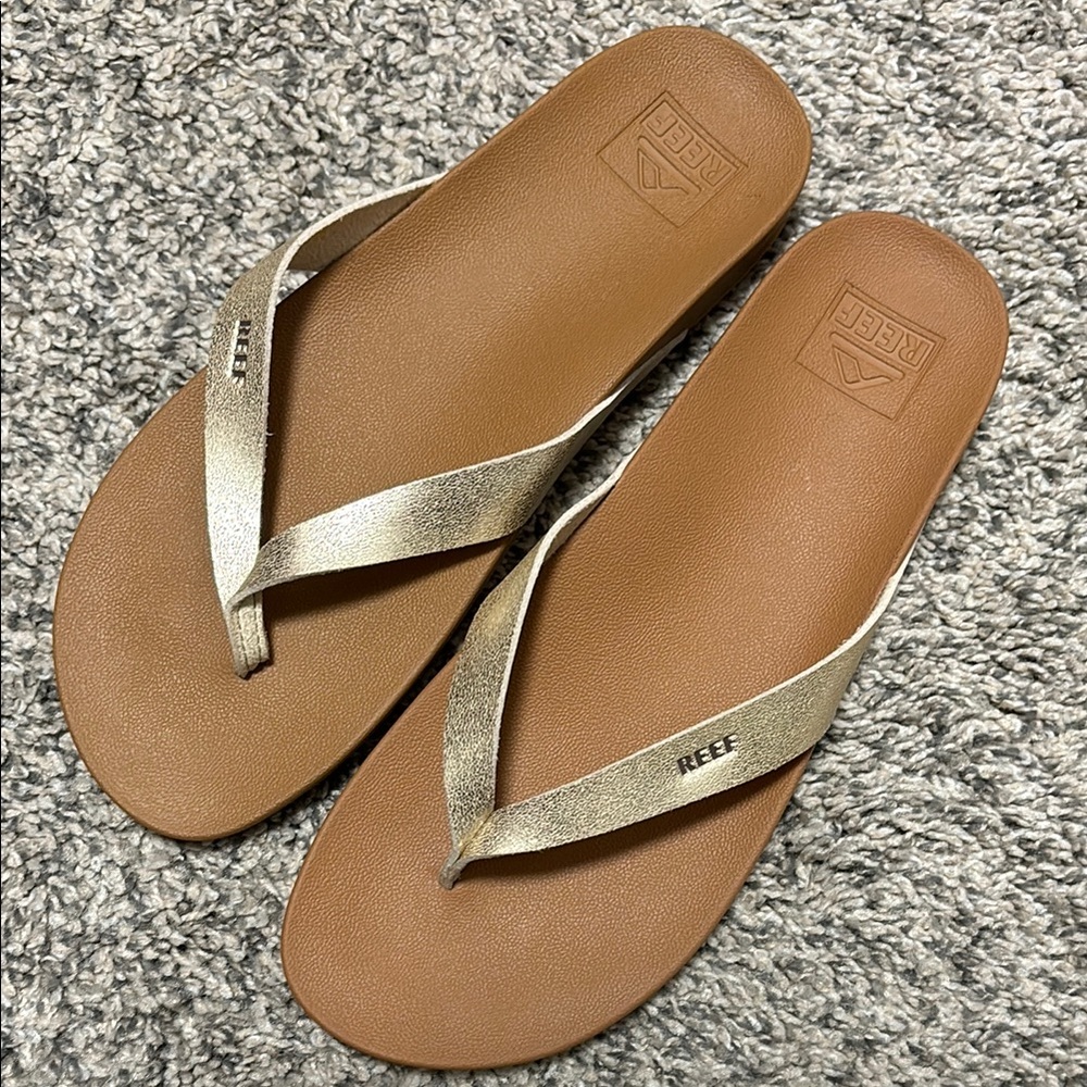 Reef Gold and Brown Sandals Elegant Thong Design